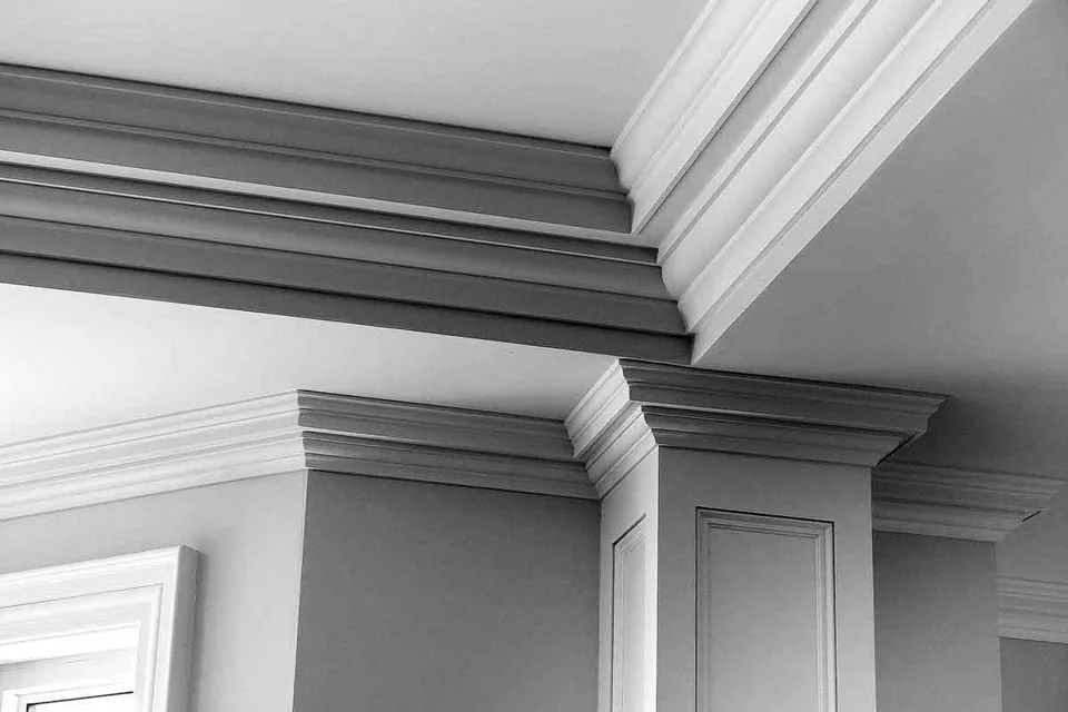 Moulure de plafond Everest en polystyrène recouvert de plâtre