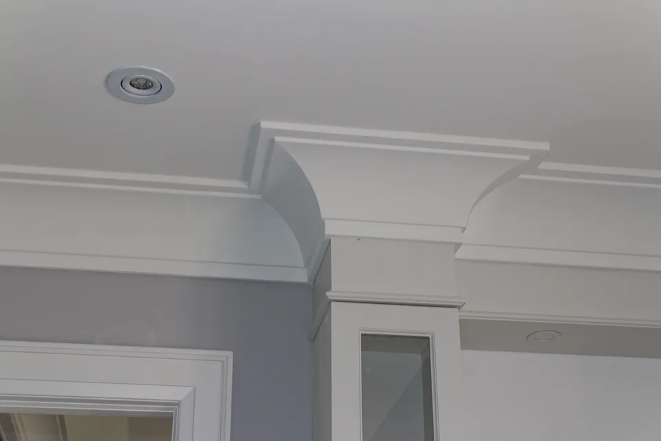 Coins de moulures de plafond