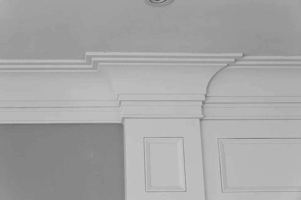 Retour de moulure de plafond