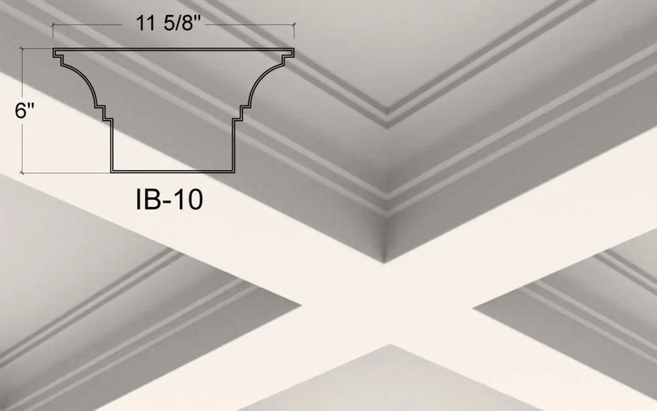 Illustration du plafond à caissons IB-10. Une lèvre supérieure saillante surmonte de larges épaulements courbes et deux gradins nets. La face inférieure rétrécie contraste avec le cadre plus large autour de chaque panneau.