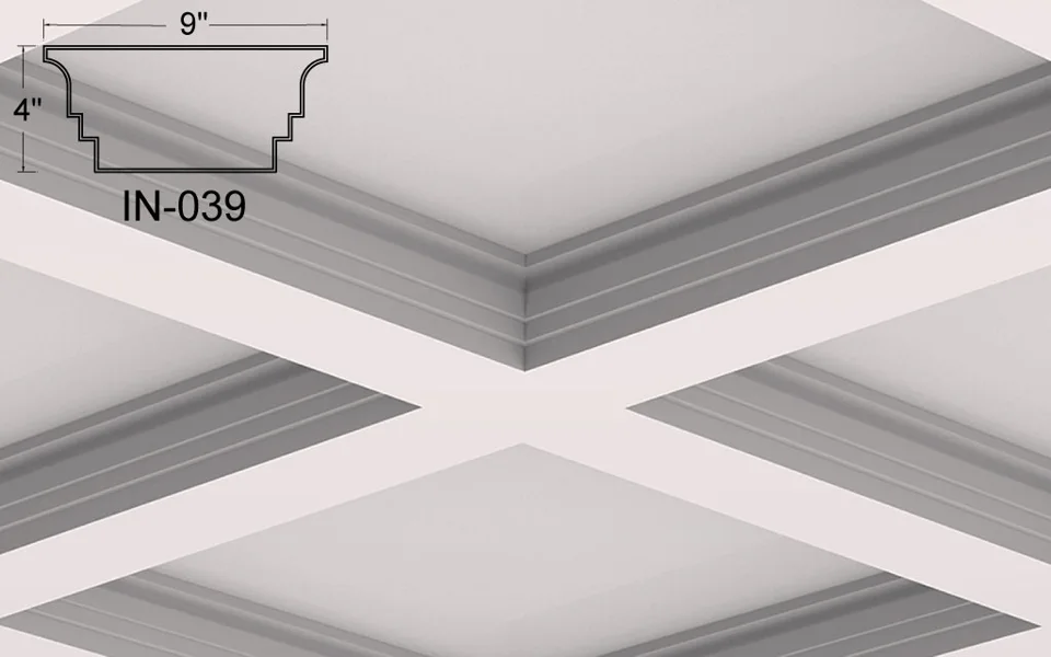 Illustration du plafond à caissons IN-039. Profil compact avec petits épaulements supérieurs courbés et gradin carré rentrant de chaque côté. Son dessous plat forme un quadrillage net sous les panneaux en retrait.